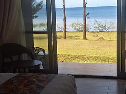 Eben Lake Kivu Cottages and Villas