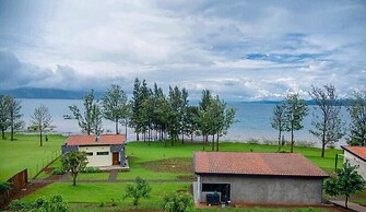 Eben Lake Kivu Cottages and Villas