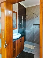 Eben Lake Kivu Cottages and Villas