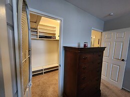 Beautiful APT W Office Area 2BR Long Term