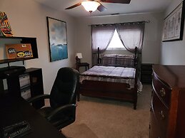 Beautiful APT W Office Area 2BR Long Term