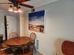 Beautiful APT W Office Area 2BR Long Term