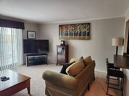 Beautiful APT W Office Area 2BR Long Term