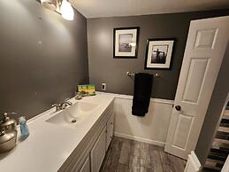 Beautiful APT W Office Area 2BR Long Term