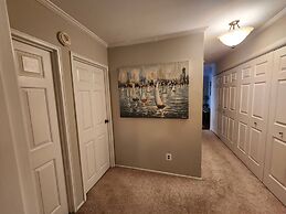 Beautiful APT W Office Area 2BR Long Term