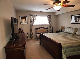 Beautiful APT W Office Area 2BR Long Term