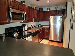 Beautiful APT W Office Area 2BR Long Term