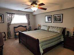 Beautiful APT W Office Area 2BR Long Term