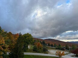 Mt Green Quick Walk to Lift Pool Sauna hot tub