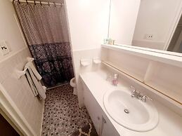 Amazing 2 Bedroom 2 Bath Condo