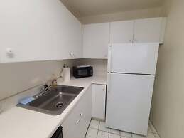 2BR 2B Clean Spacious Great Location