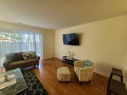 2BR 2B Clean Spacious Great Location