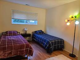 2BR 2B Clean Spacious Great Location