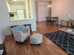 2BR 2B Clean Spacious Great Location