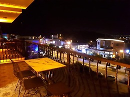 Aymesev Residence Cesme