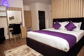 LE RIVERA APARTMENTS