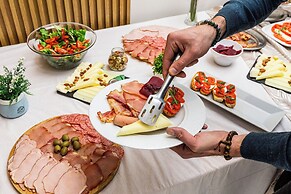 Sunny Side Resort & Spa