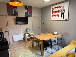 Sheffield Spacious 4 Bedroom House-all En-suites