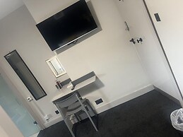 Sheffield Sanctuary - 4 Bedroom House
