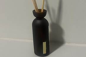 Sheffield Sanctuary - 4 Bedroom House