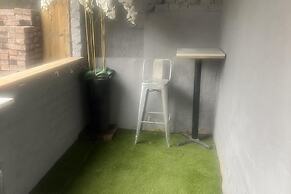 Sheffield Sanctuary - 4 Bedroom House