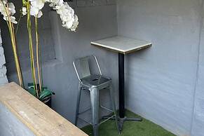 Sheffield Sanctuary - 4 Bedroom House