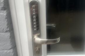 Sheffield Sanctuary - 4 Bedroom House