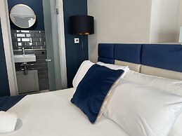 Sheffield Sanctuary - 4 Bedroom House