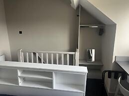 Sheffield Sanctuary - 4 Bedroom House