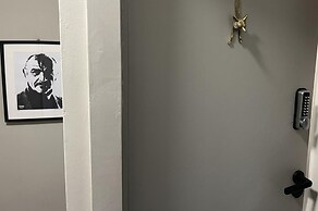 Sheffield Sanctuary - 4 Bedroom House