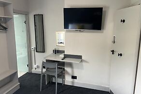 Sheffield Sanctuary - 4 Bedroom House