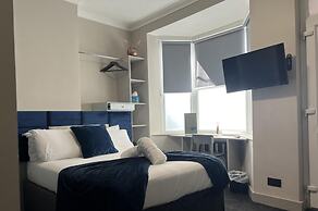 Sheffield Sanctuary - 4 Bedroom House