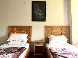 Naveed Tourist Inn
