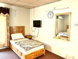 Naveed Tourist Inn