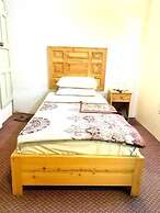 Naveed Tourist Inn