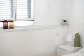 O&OGroup- Classy 3-BR with Stunning View