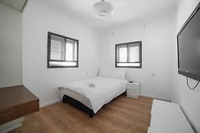 O&OGroup- Classy 3-BR with Stunning View