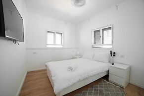 O&OGroup- Classy 3-BR with Stunning View