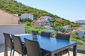 Hedera Estate, Hedera A25