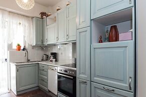 Urban Cosy 2 Bd Apt Near Metro w Balcony