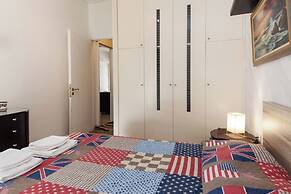 Urban Cosy 2 Bd Apt Near Metro w Balcony