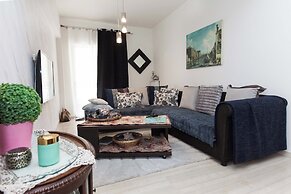 Urban Cosy 2 Bd Apt Near Metro w Balcony