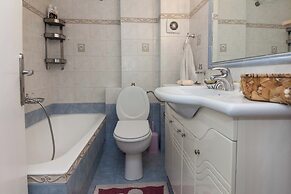 Urban Cosy 2 Bd Apt Near Metro w Balcony