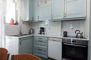 Urban Cosy 2 Bd Apt Near Metro w Balcony