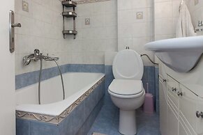 Urban Cosy 2 Bd Apt Near Metro w Balcony