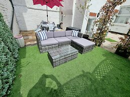 The Hideaway ll /enclosed Garden/quiet/central