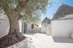 TD Marl Luxury Trulli Experience w Stunning Pool