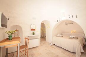 TD Marl Luxury Trulli Experience w Stunning Pool