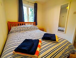 Rebels Retreat - 2-bed Chalet nr St Ives & Hayle