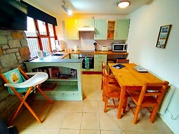 Rebels Retreat - 2-bed Chalet nr St Ives & Hayle